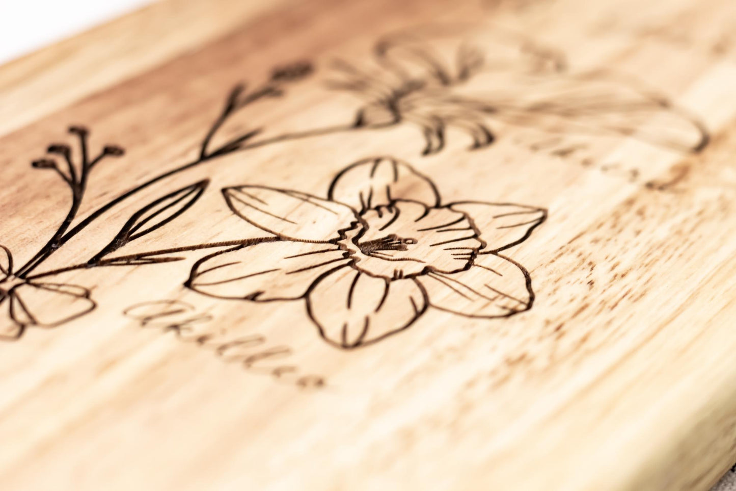 Custom Birth Month Flower Cutting Board Mom's Garden Engraved Gift Growing Love Since Personalized Kitchen Decor Solid Wood Keepsake