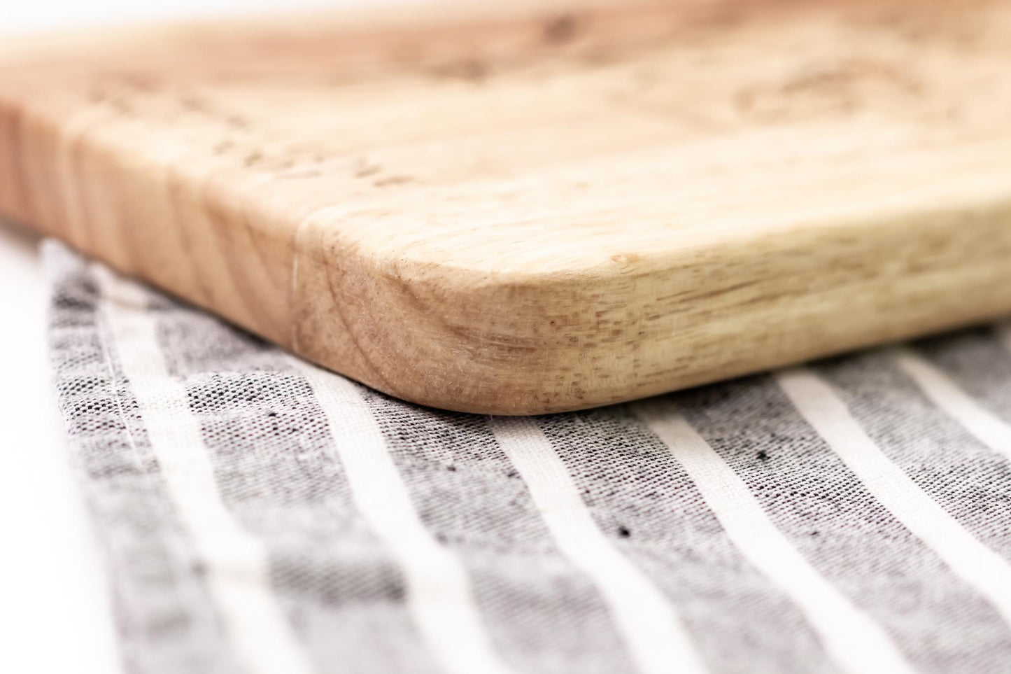 Custom Birth Month Flower Cutting Board Mom's Garden Engraved Gift Growing Love Since Personalized Kitchen Decor Solid Wood Keepsake